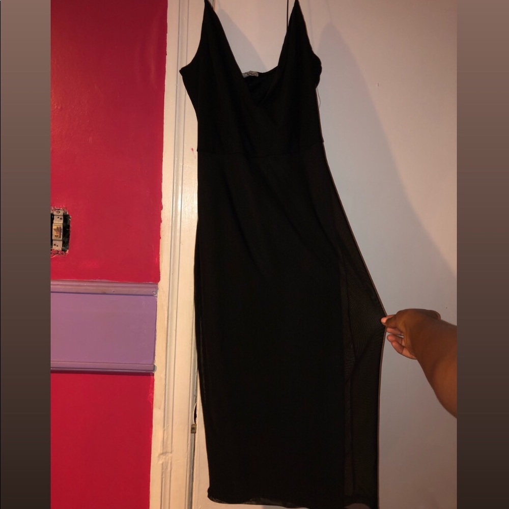 Spaghetti Strap V-neck Midi Dress- Black